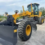 China Top Brand Hydraulic Road Grader Gr215 Construction Machinery New 215HP Mini Motor Grader with Attachment - Image 2