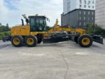 China Top Brand Hydraulic Road Grader Gr215 Construction Machinery New 215HP Mini Motor Grader with Attachment - Image 3